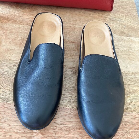 Black Dansko Mule - Like New- Very Soft - Picture 1 of 6